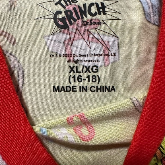 2 Piece The Grinch Pajamas Set - Picture 1 of 3